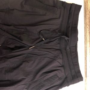 BLACK LULULEMON STUDIO PANTS 🖤